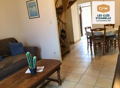 Coin salon dans l'établissement Maison entière feytiat