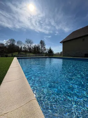 Piscine de l'établissement Gite la Balme ou située à proximité