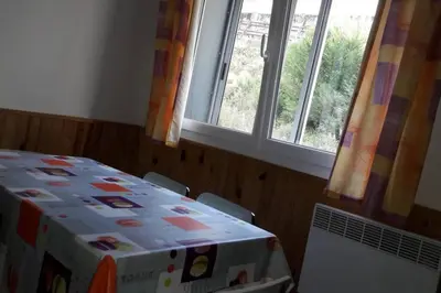 Plan de l'établissement appartement 6 personnes au coeur de super besse