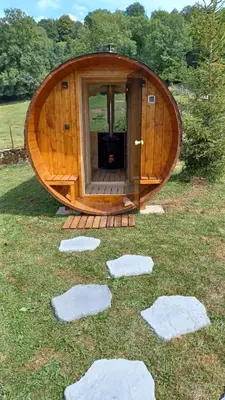 Jardin de l'établissement Résidence de Suzanne Gîte avec sauna privatif