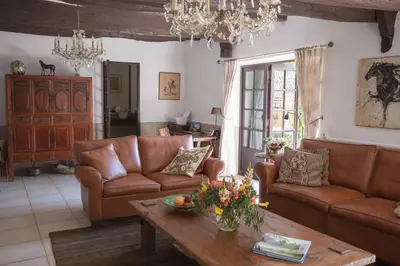 Coin salon dans l'établissement La ferme du coustal