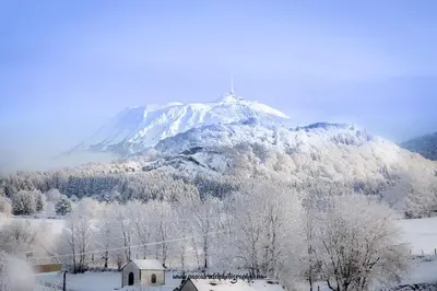 Vue générale sur la montagne ou vue sur la montagne depuis l'appartement