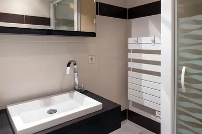 Salle de bains dans l'établissement L'Instant Terrasse - 1 Chambre