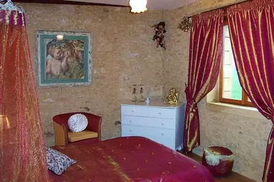 Un ou plusieurs lits dans un hébergement de l'établissement Spacieuse villa à Proissans avec piscine privée