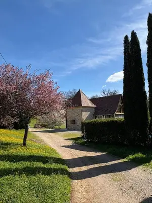 Jardin de l'établissement Studio confortable proche des sites touristiques