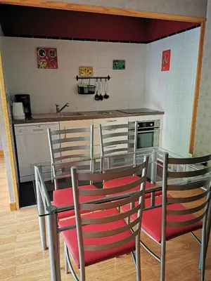 Cuisine ou kitchenette dans l'établissement Mirabeau