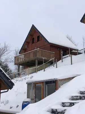 L'établissement Chalet montagnard Perce Neige avec terrasse plein sud-5 personnes en hiver