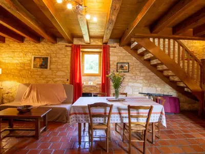 Coin salon dans l'établissement Maison isolée près de Sarlat, idéale pour la détente en famille - FR-1-616-182