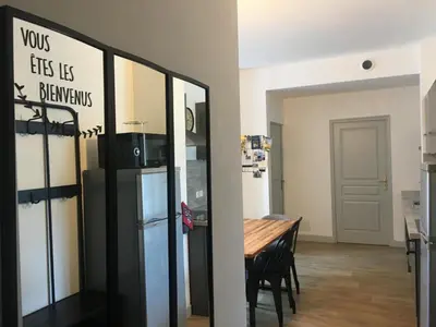 Cuisine ou kitchenette dans l'établissement La Parisette