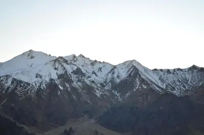 Vue générale sur la montagne ou vue sur la montagne depuis l'appartement