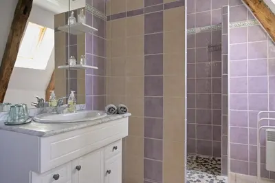 Salle de bains dans l'établissement Domaine du Vidal
