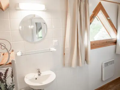 Salle de bains dans l'établissement Le Lac Bleu nr 33