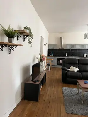 Cuisine ou kitchenette dans l'établissement La Villa Louana 3 Appartement 60m2 ,élégance et indépendance cœur de ville