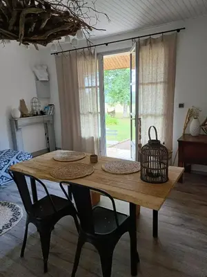 Cuisine ou kitchenette dans l'établissement Chambre d'hôtes indépendante à la campagne