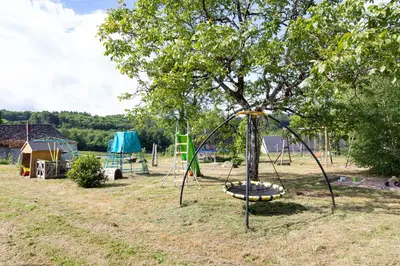 Aire de jeux pour enfants de l'établissement Gîte Jean Scafer, Piscine chauffée, Wifi, Salle de jeux, Animaux de la ferme
