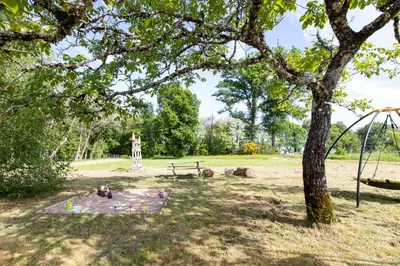Jardin de l'établissement Gîte Jean Scafer, Piscine chauffée, Wifi, Salle de jeux, Animaux de la ferme