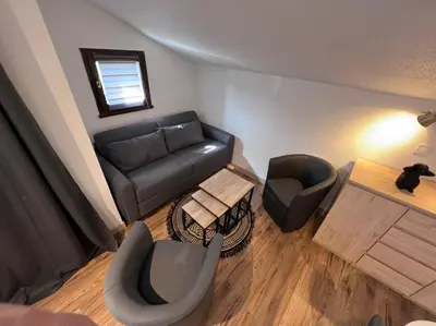 Coin salon dans l'établissement les cristallines