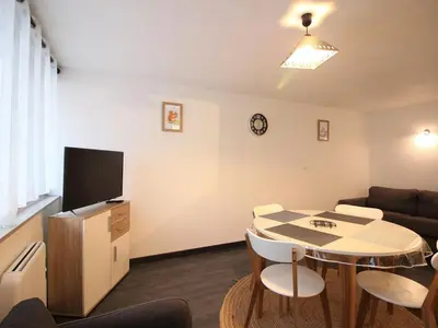 Télévision ou salle de divertissement dans l'établissement T2 agréable avec parking, proche centre - FR-1-608-215