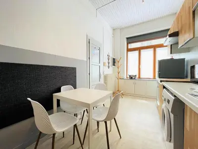 Cuisine ou kitchenette dans l'établissement T2 Confortable Centre Mont-Dore avec WiFi - FR-1-608-221