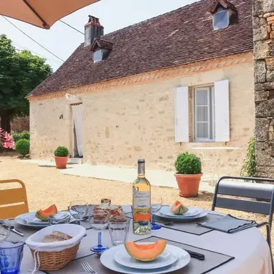 Charmante maison en pierre avec jardin