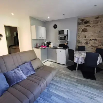 Studio centre ville de la Bourboule refait neuf octobre 2022