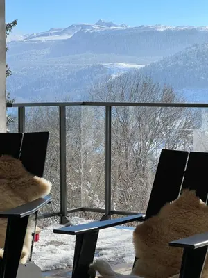 Vue générale sur la montagne ou vue sur la montagne depuis la maison de vacances