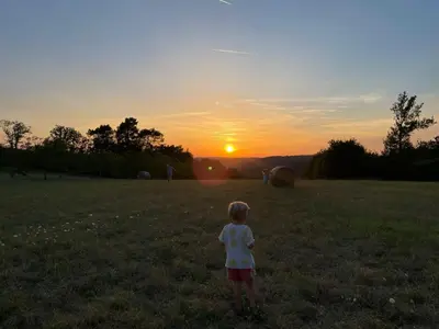 Lever ou coucher de soleil vu de la maison de vacances ou à proximité