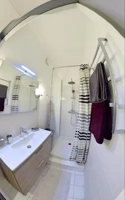 Salle de bains dans l'établissement Petit studio Limoges gambetta