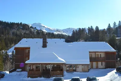 Vue générale sur la montagne ou vue sur la montagne depuis l'appartement