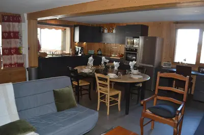 Cuisine ou kitchenette dans l'établissement Résidence LE BEC DE L AIGLE - N°15