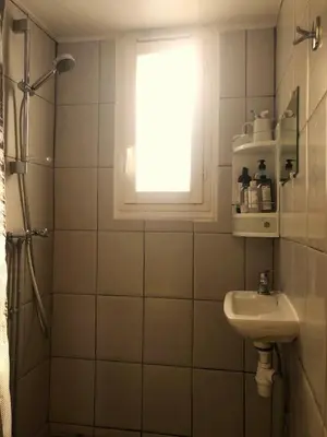 Salle de bains dans l'établissement Charming one bedroom apartment in Brive center