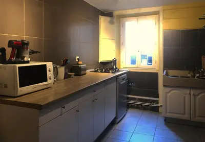 Cuisine ou kitchenette dans l'établissement Charming one bedroom apartment in Brive center