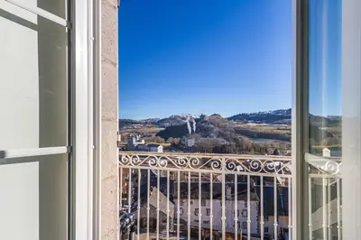 Vue générale sur la montagne ou vue sur la montagne depuis l'appartement