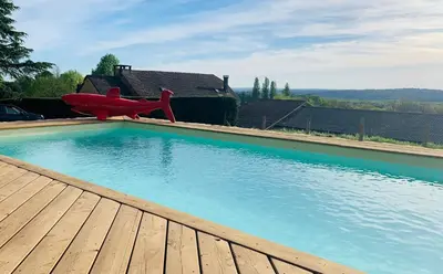 Piscine de l'établissement L'écrin des symes ou située à proximité