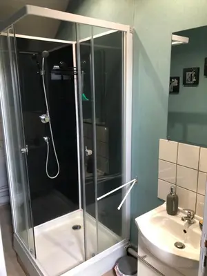 Salle de bains dans l'établissement Le studio d Antan