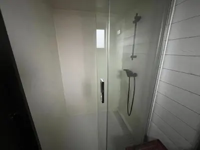 Salle de bains dans l'établissement La ferme de la truffe chambres d hôtes