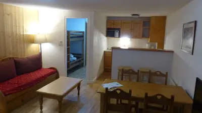 Cuisine ou kitchenette dans l'établissement Grand studio 6 pers. Super Besse, Résidence ***