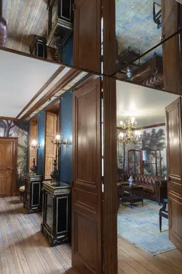 Télévision ou salle de divertissement dans l'établissement Hôtel de Colbert