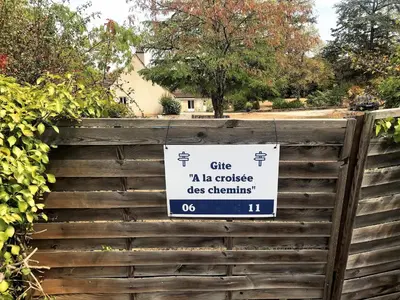 Certificat, récompense, panneau ou autre document affiché dans l'établissement A la croisée des chemins