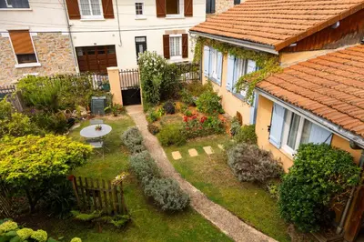 Jardin de l'établissement Chambre d'Hôtes - l'Ephémère