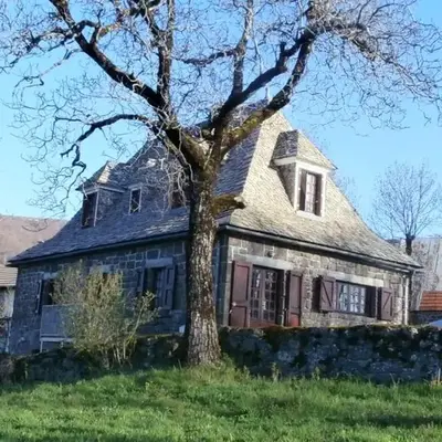 Maison de charme dans le Parc des Volcans d'Auvergne avec terrasse