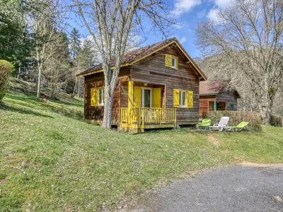 Jardin de l'établissement Vacancéole - Les Chalets de la Chazotte