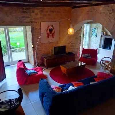 Coin salon dans l'établissement Maison du XVème au cœur du village médiéval