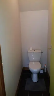 Salle de bains dans l'établissement Maison du XVème au cœur du village médiéval