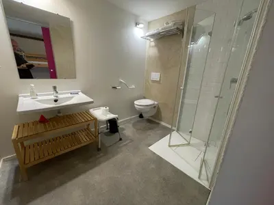 Salle de bains dans l'établissement Dordogne et Corrèze vacances - Gites