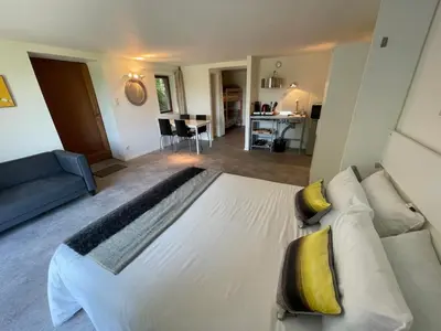Coin salon dans l'établissement Dordogne et Corrèze vacances - Gites