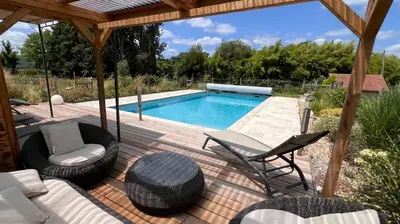 Piscine de l'établissement Ferme des Petites Oreilles 4 étoiles ou située à proximité