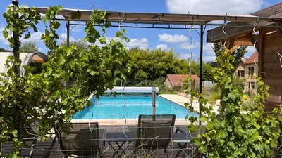 Piscine de l'établissement Ferme des Petites Oreilles 4 étoiles ou située à proximité