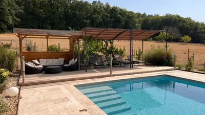Piscine de l'établissement Ferme des Petites Oreilles 4 étoiles ou située à proximité