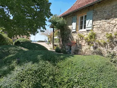Jardin de l'établissement Gite de la Tuilière